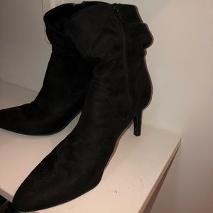 UNISA
Black Ankle boots